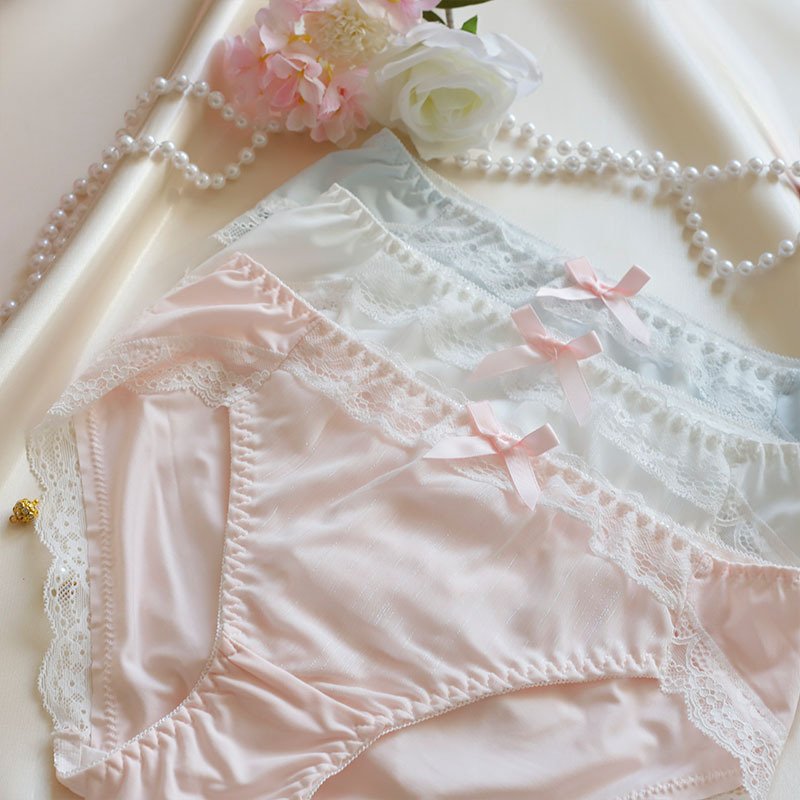 Soft milk silk lace mid-waist panties